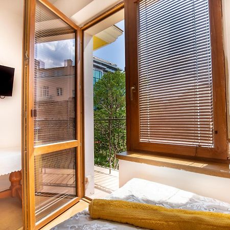 En-Suite Rooms: Novа Guesthouse In Sofia Center エクステリア 写真