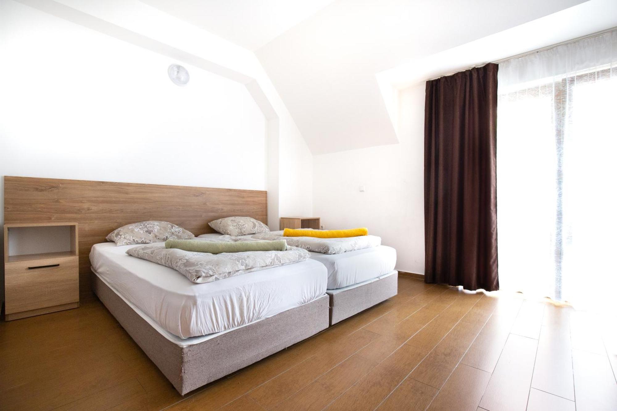 En-Suite Rooms: Novа Guesthouse In Sofia Center エクステリア 写真