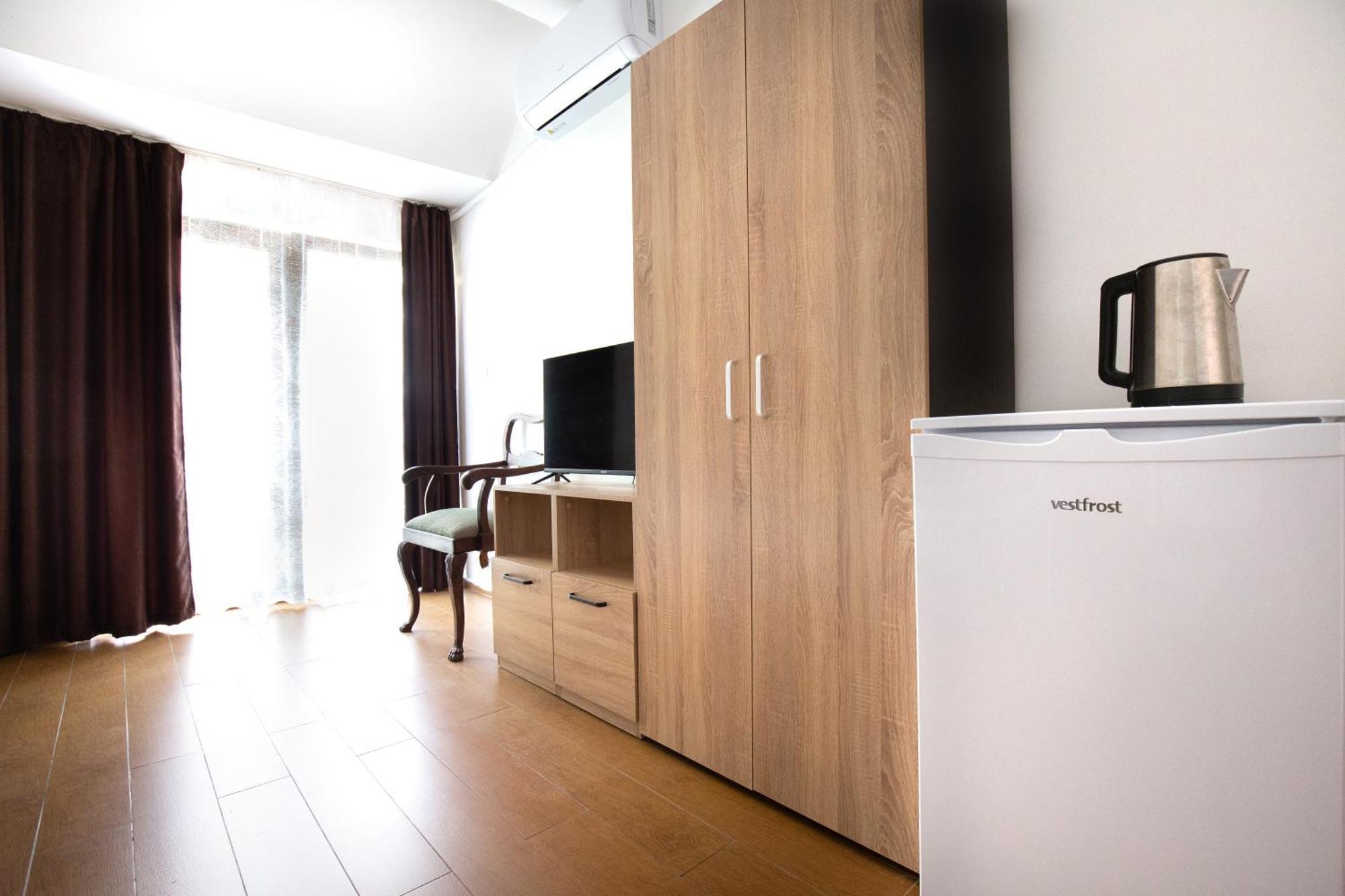 En-Suite Rooms: Novа Guesthouse In Sofia Center エクステリア 写真