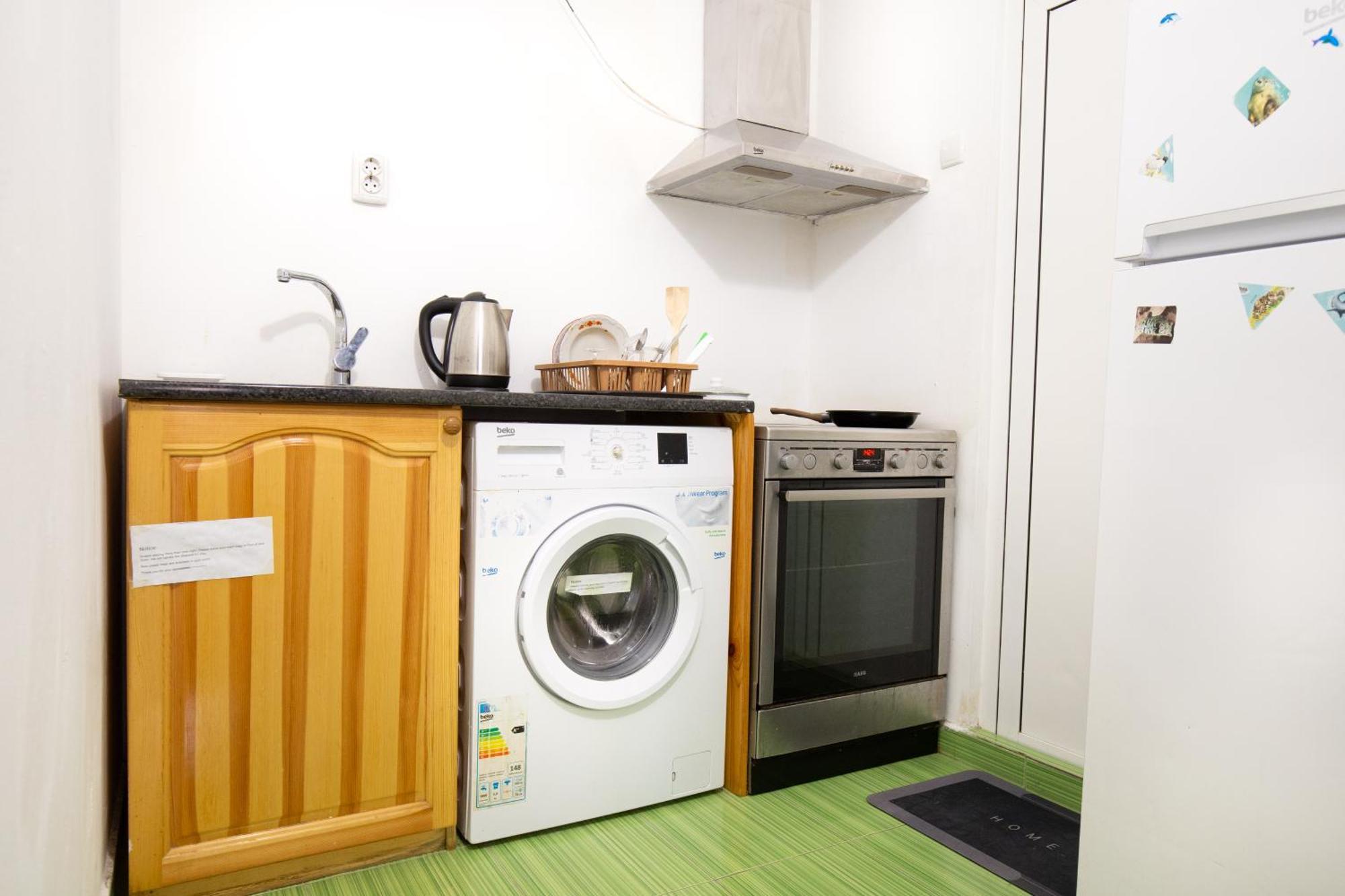 En-Suite Rooms: Novа Guesthouse In Sofia Center エクステリア 写真